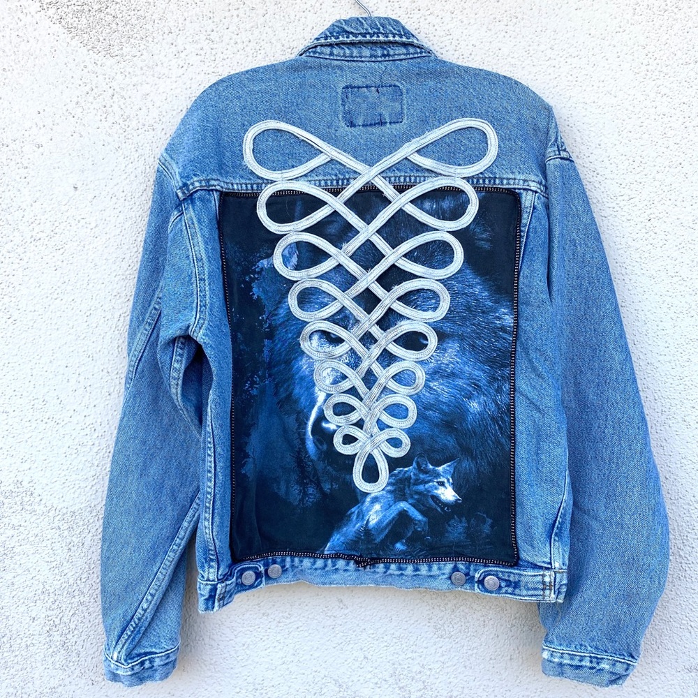 VINTAGE denim jean jacket wolf print pockets oversized graphic print image trim